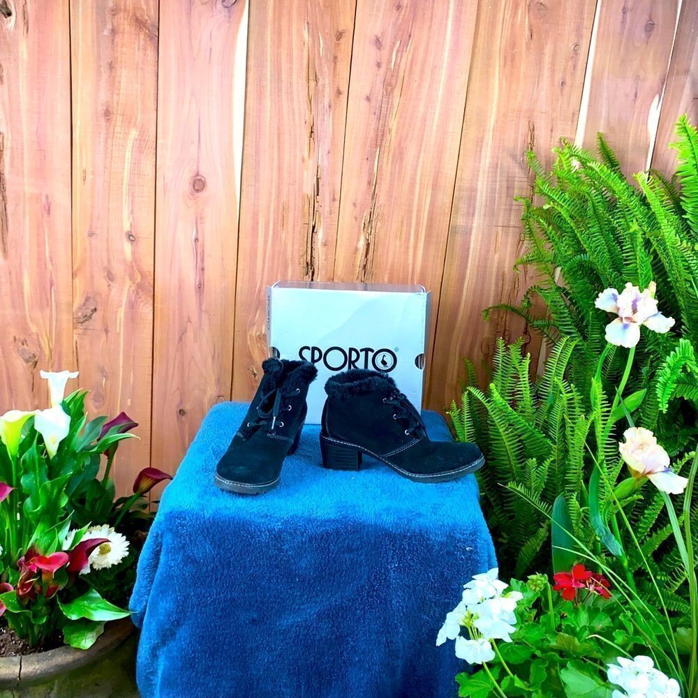Ladies size 8 insulated leather upper above ankle boots by Sporto